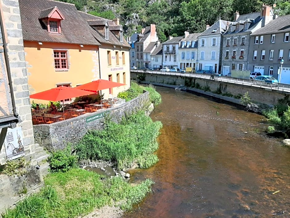 Chateau Sourliavoux, appartement en chambres d'hôtes