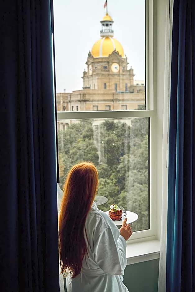 The Drayton Hotel Savannah, Curio Collection by Hilton