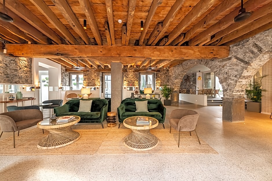 Pestana Fisherman Village