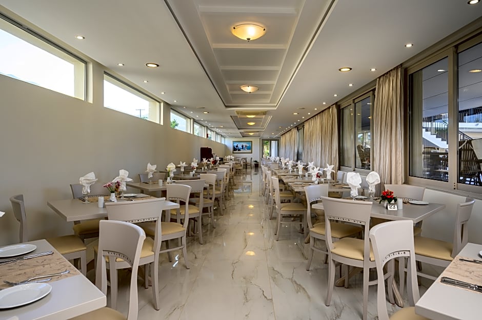 Hotel Vantaris Garden