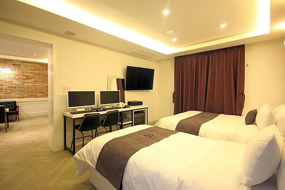 Gray Hotel