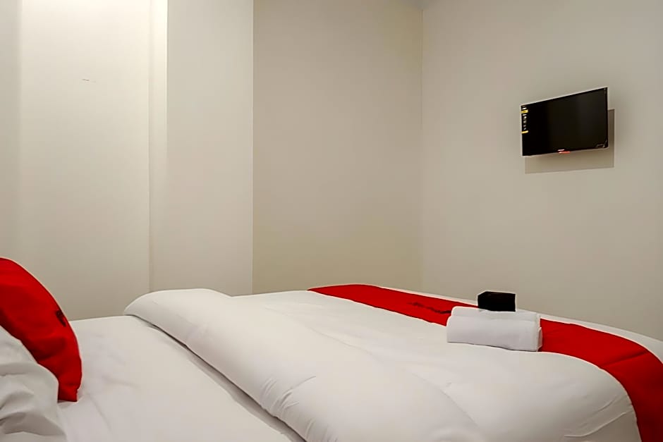 RedDoorz @ Losari Area 2 Makassar