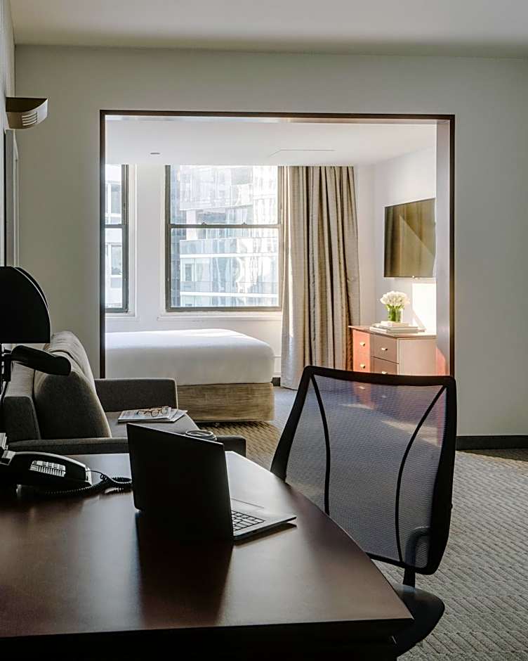 Club Quarters Hotel, Wacker at Michigan