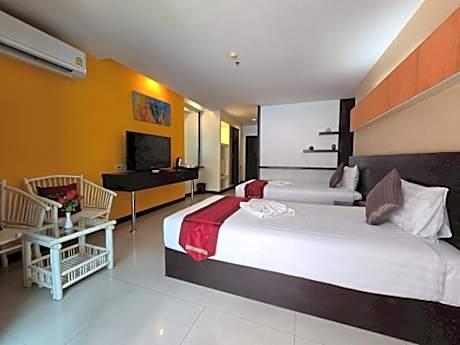 Deluxe Double Room with Pool Access