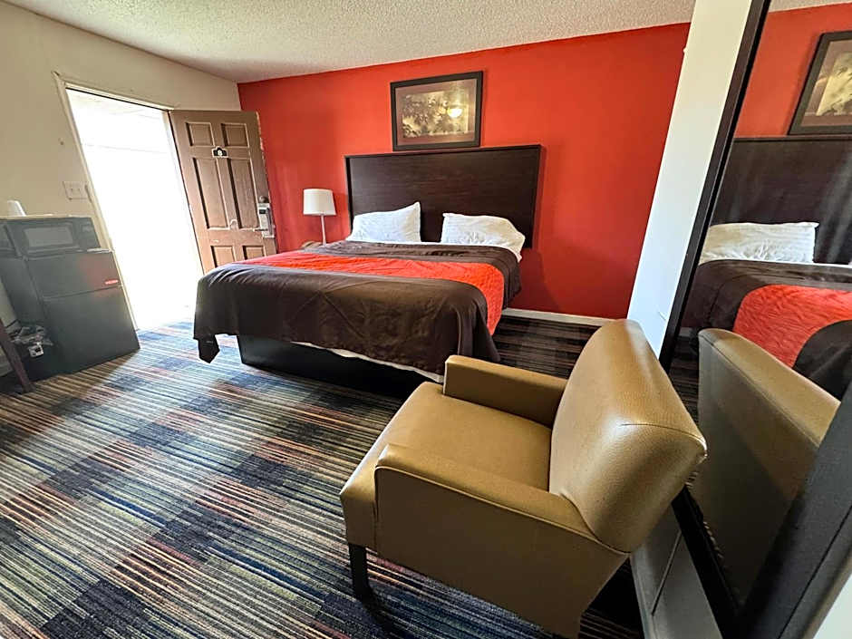 OYO Palm Leaf Motel