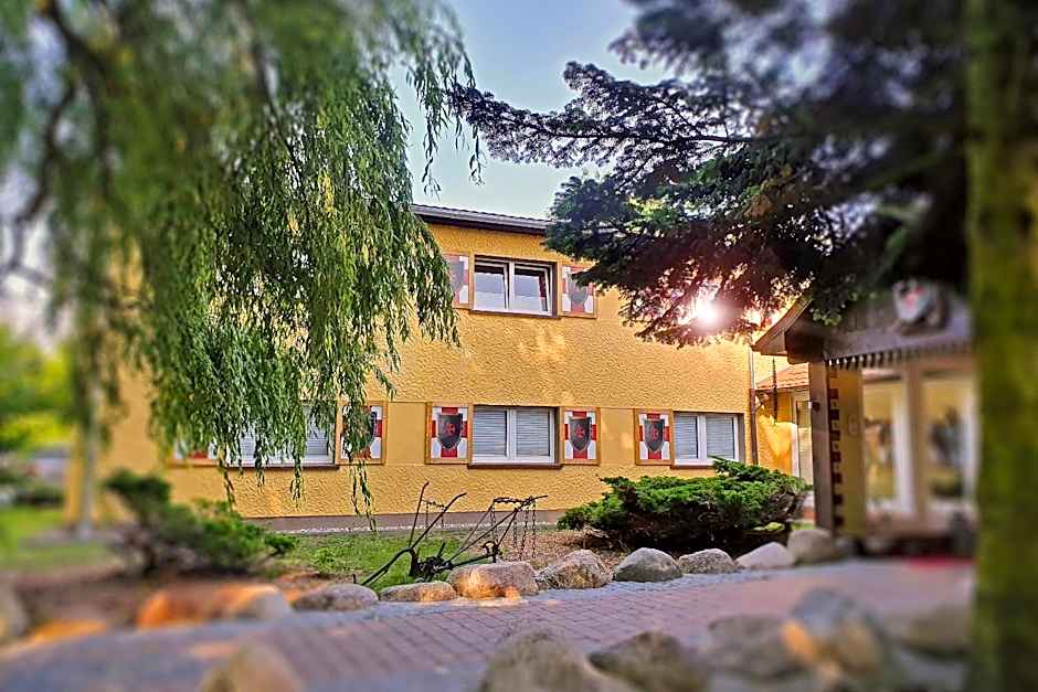 Ostsee-Rittergut-Rügen mit BinzHotel & OrdensKapelle & RomantikGut