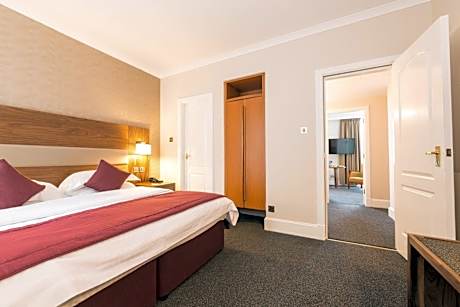 Deluxe Suite with Sea View