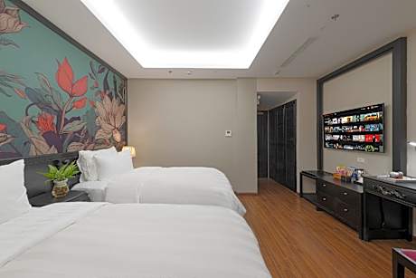 Executive Twin with Window