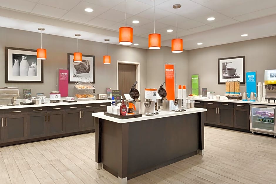 Hampton Inn By Hilton North Olmsted Cleveland Airport