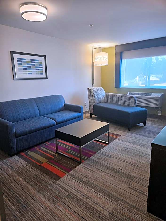 Holiday Inn Express Hotels & Suites Burlington By IHG
