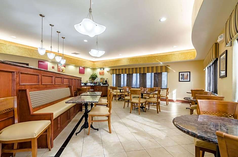 Comfort Suites Salina South