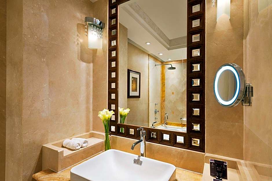 Al Bustan Palace, a Ritz-Carlton Hotel
