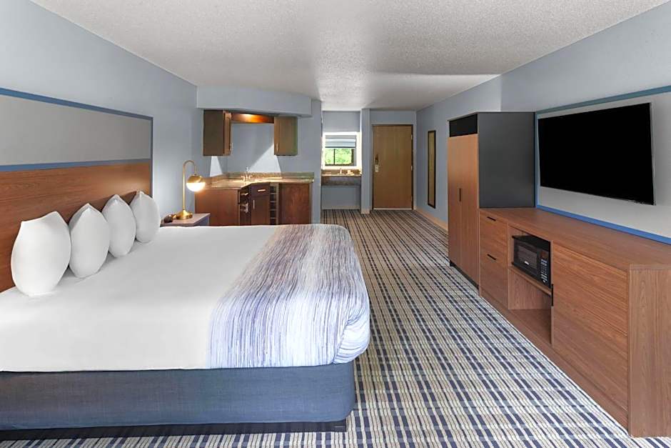 AmericInn by Wyndham West Salem