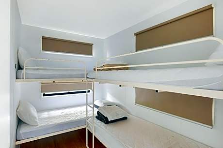 Standard Cabin - Sleeps 6