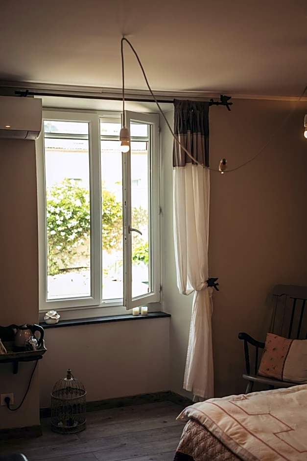 CHAMBRES D'HÔTES L'Oréliane en Provence Adults Only