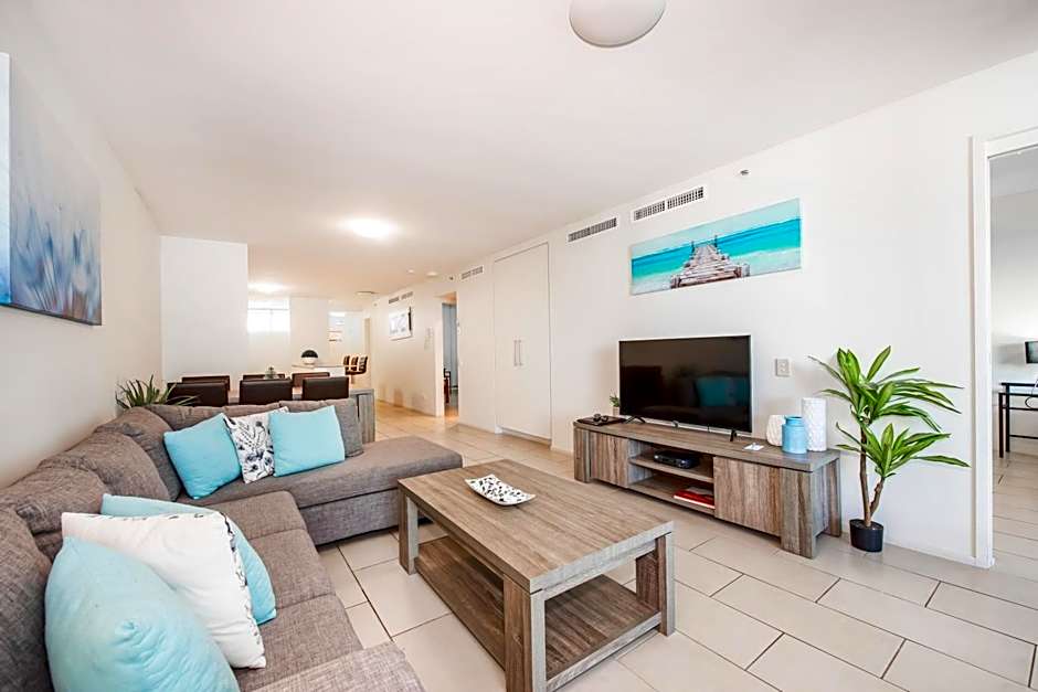 Lanai Apartments