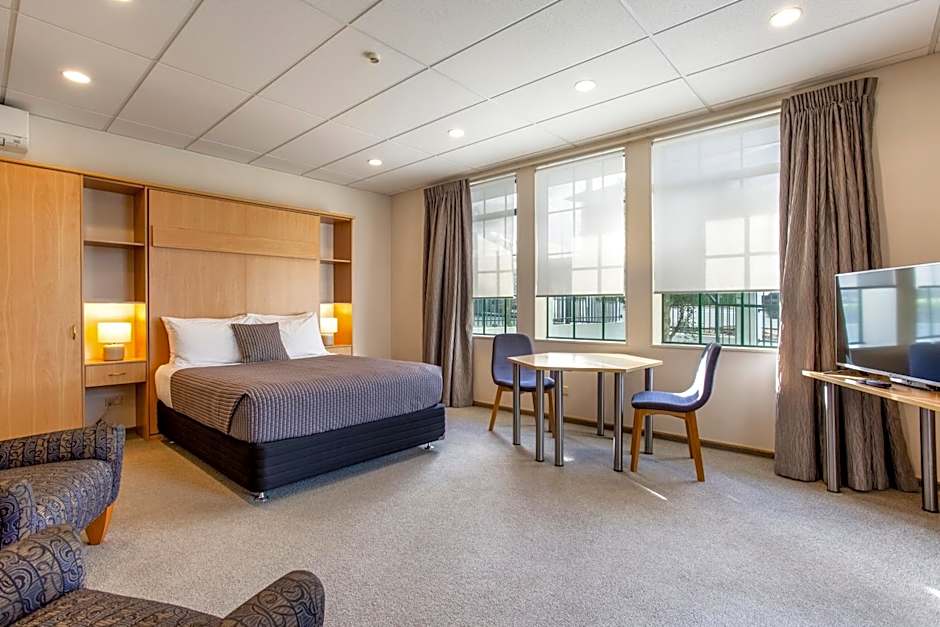 Greenlane Manor Motel