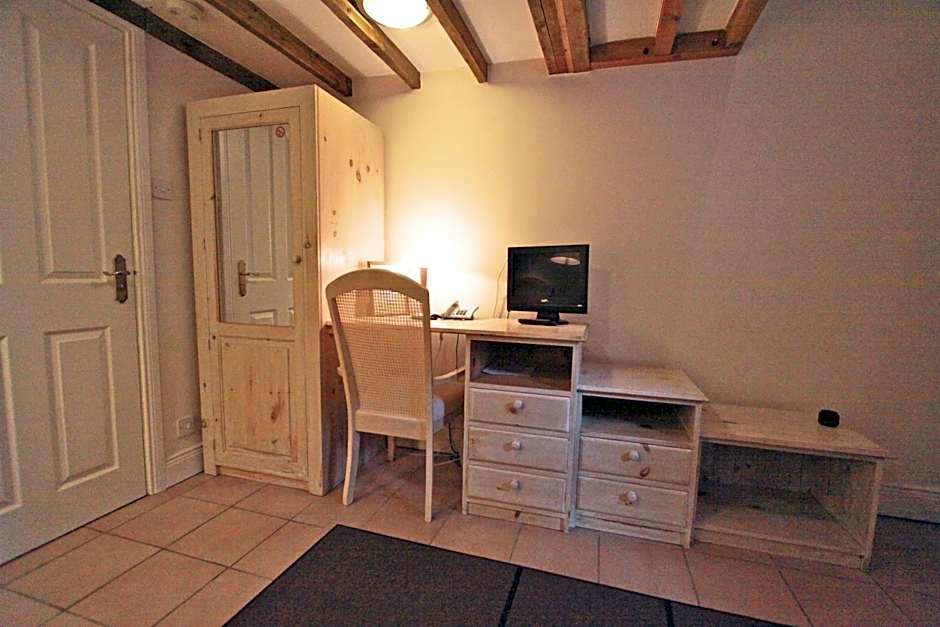 Centre Of Britain Hotel