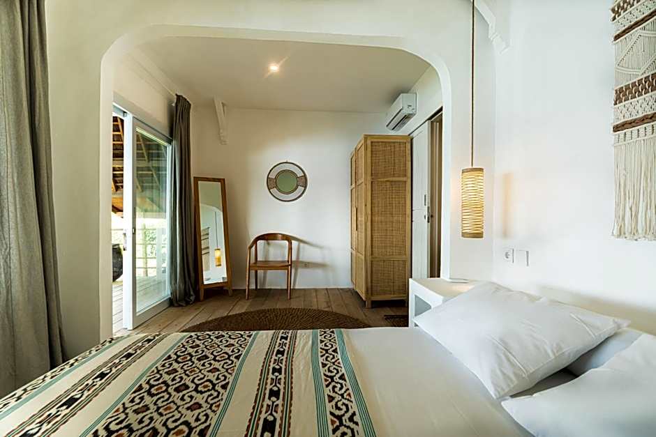 Villa Ayunan 3 BR on Bingin Beach