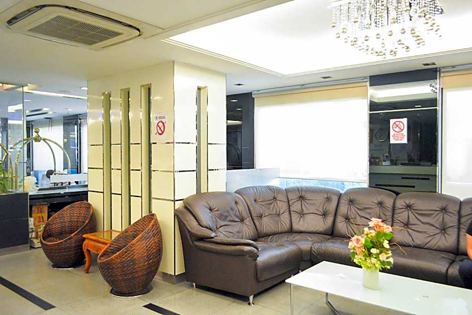 Gusto Pratunam Hotel