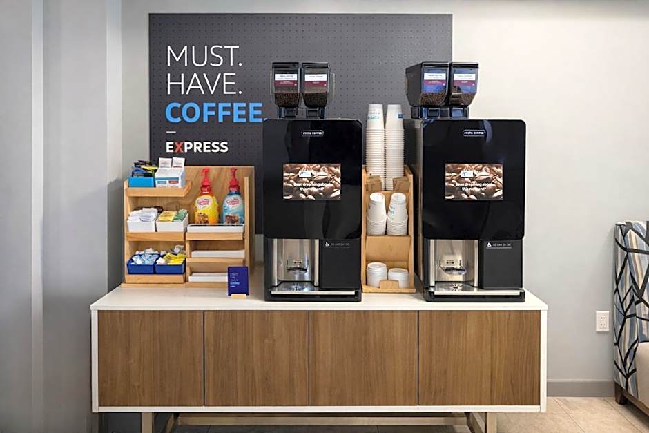 Holiday Inn Express Hotel & Suites Tampa-Oldsmar By IHG