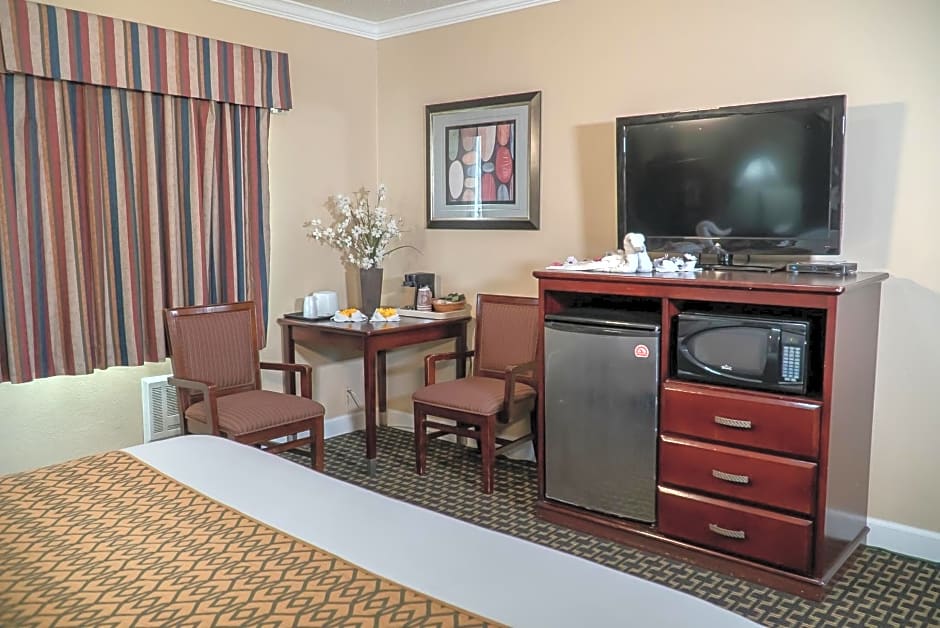 Sea Breeze Inn - San Simeon