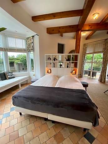 Deluxe Double Studio