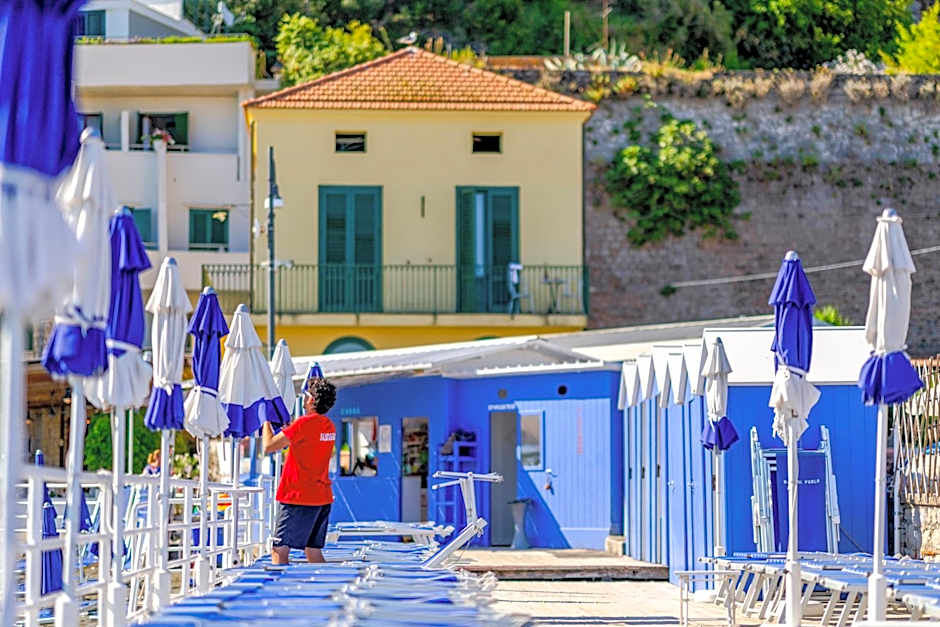 Hotel Baia Di Puolo