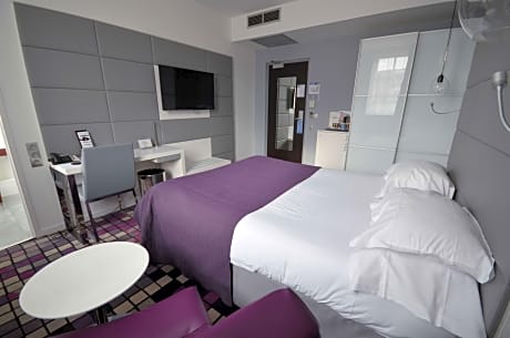 Standard Room - 1 Double Bed