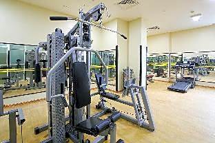 Al Bustan Tower Hotel Suites