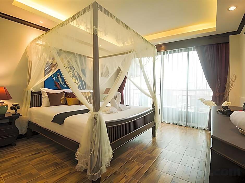 Tanawan Phuket Hotel