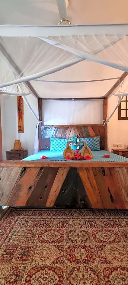 Salama & Mbuyuni Bungalows