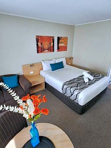 Country Gardens Motel
