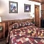 Apache Village Cabinette 13, Queen Bed, Midtown, Sleeps 2