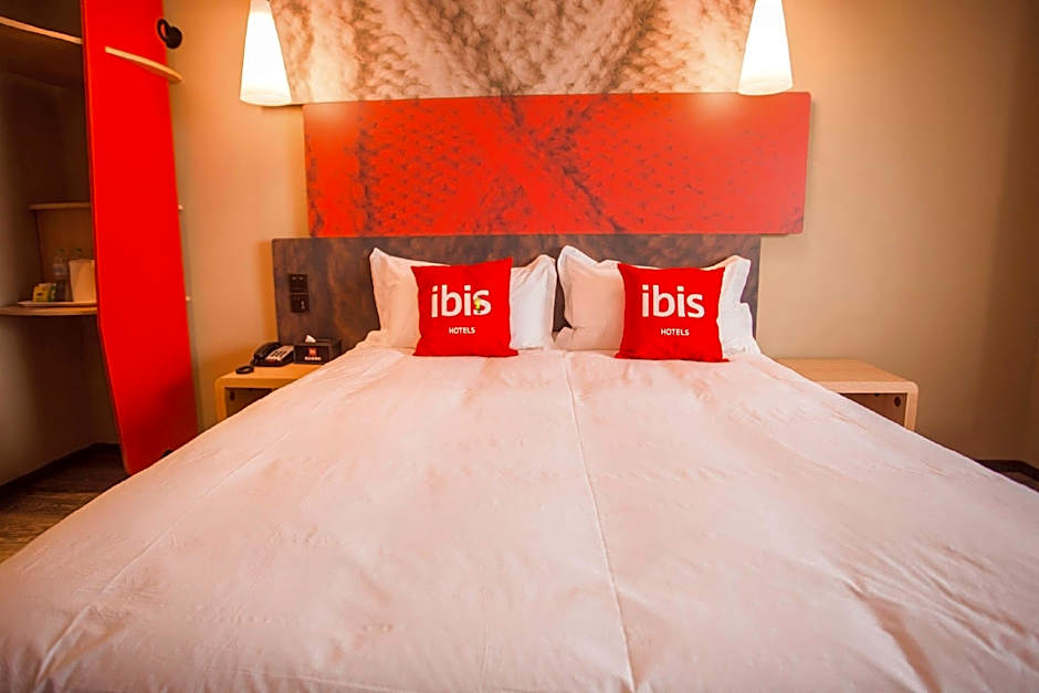 ibis Weihai Oriental New Ground  Hotel