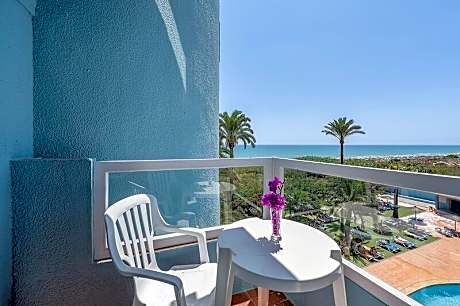 DOUBLE SEAVIEW WITH TERRACE(1 ADULT + 3 CHILDREN)