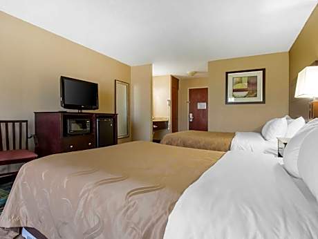 2 Queen Beds Non-Smoking