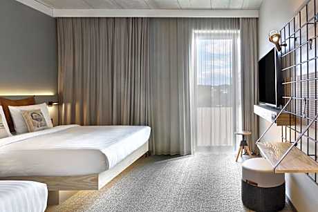 Moxy Family Sleeper, Guest room, 1 Queen