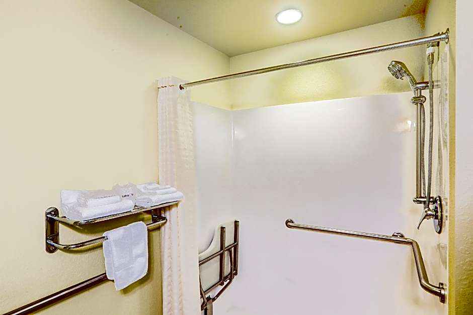 Evansville Inn & Suites by OYO