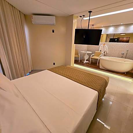Suite with Hot Tub