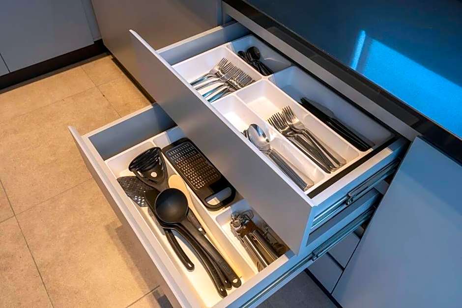 P601 Amazing Rooftop 2Bdrm 2bath Apt AC