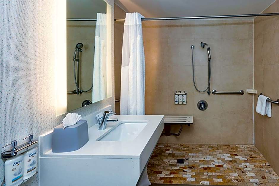 Holiday Inn Express Boston  Saugus By IHG