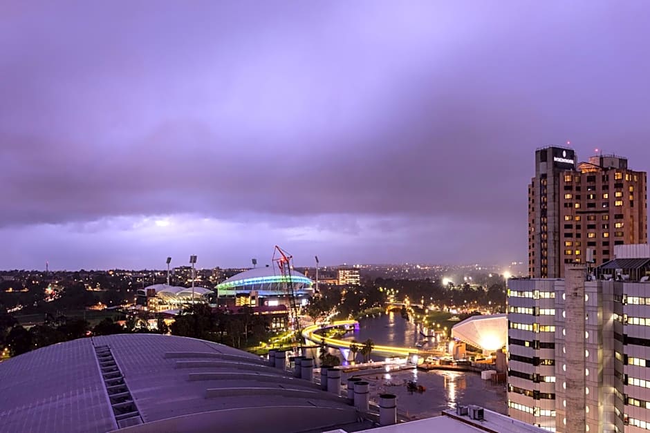 Oaks Adelaide Embassy Suites