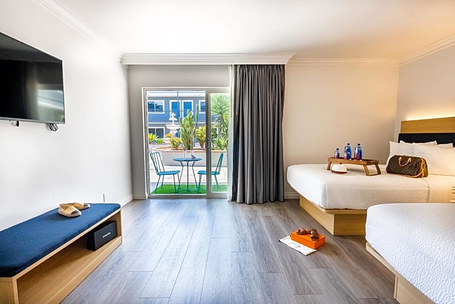 The Live Hotel