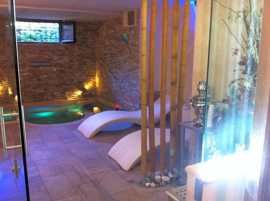 Aurelia Garden Gold B&B