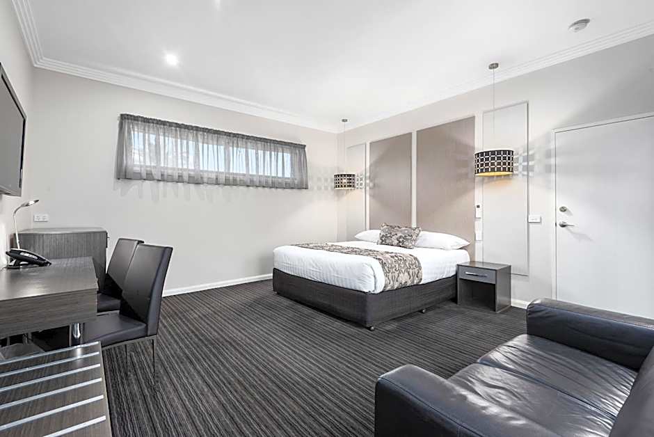 Comfort Inn Deakin Palms