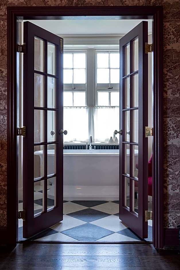 Dumbleton Hall