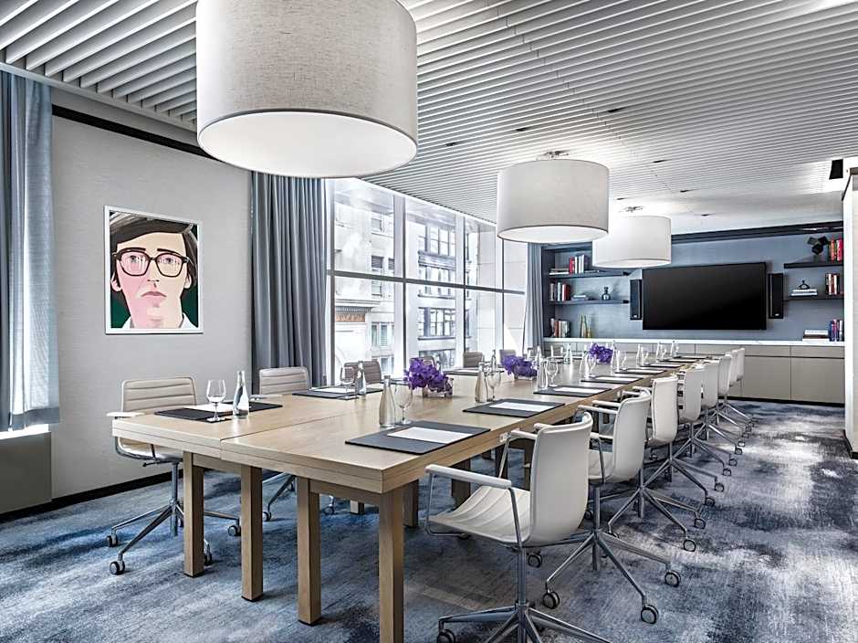 Langham Place, New York, Fifth Avenue