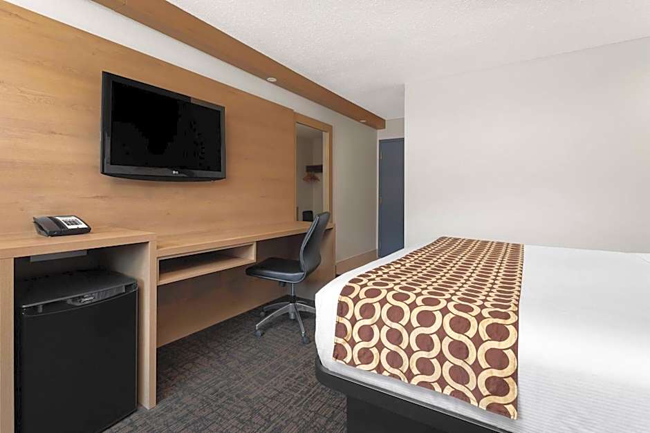 Travelodge by Wyndham Blairmore