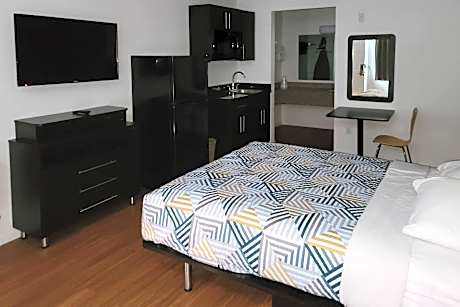 Queen Room - Disability Access/Non Smoking